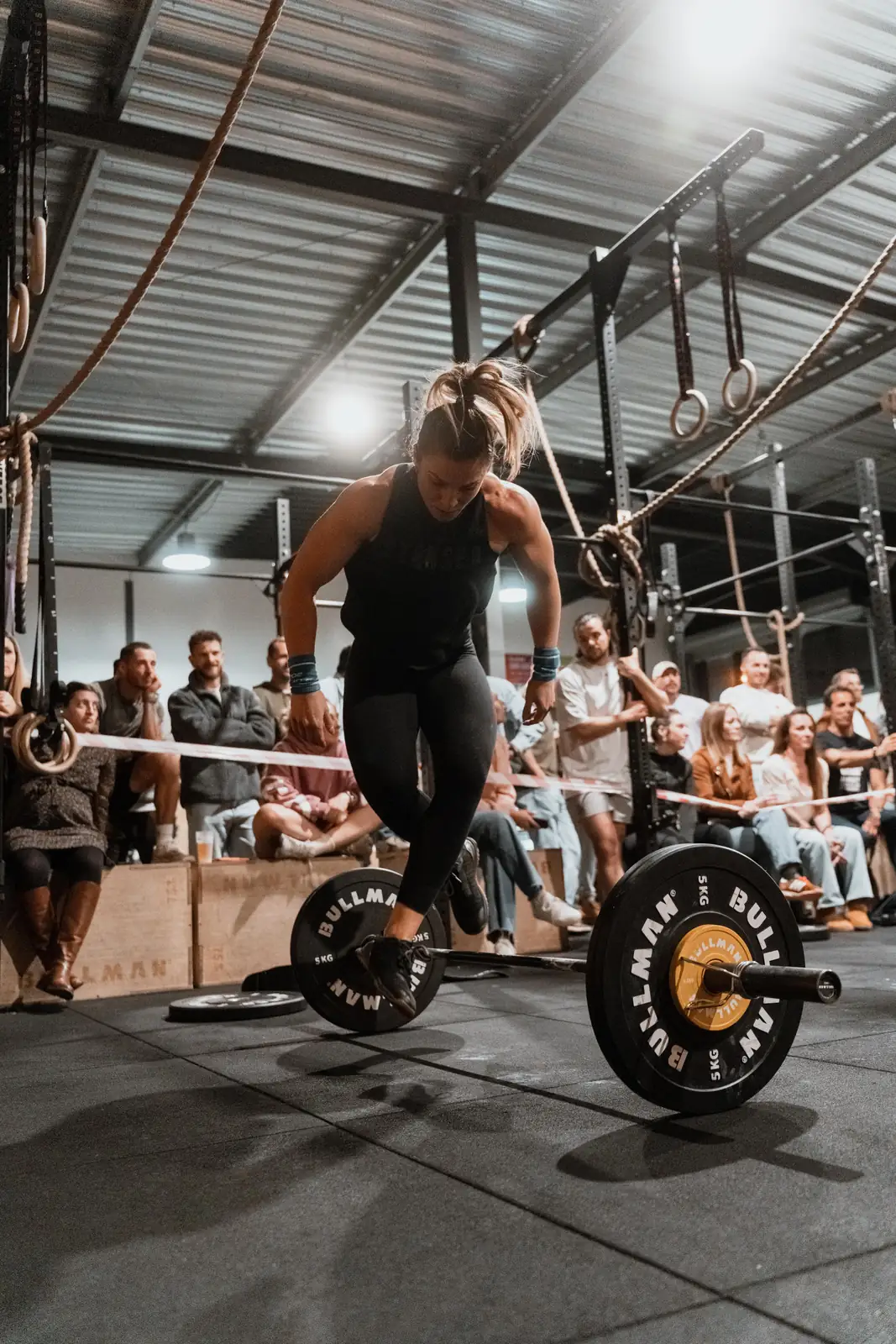 mcr-crossfit-beziers-athlete-burpee-barbell-competition
