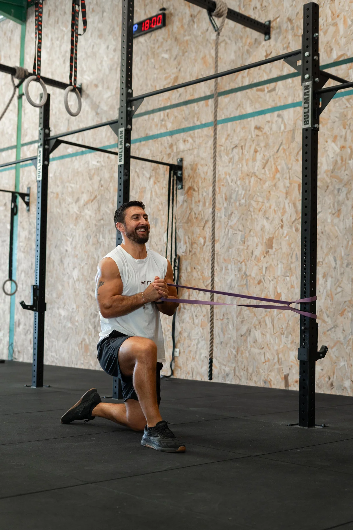mcr-crossfit-beziers-discipline-renforcement-elastique Planning hebdomadaire MCR CrossFit Béziers — WOD, HYROX, haltérophilie, renforcement et open gym